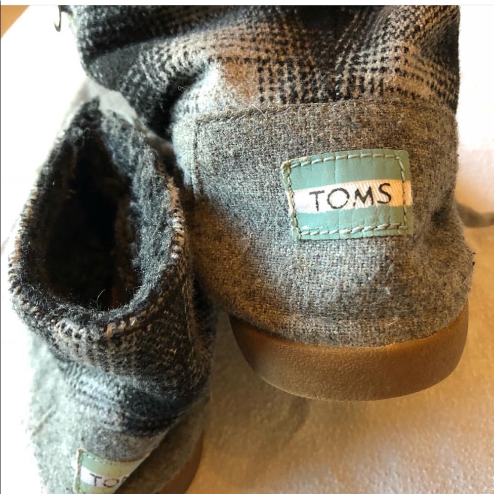 Tom booties